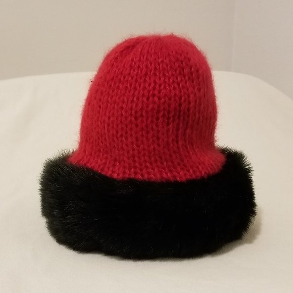 Women's Red Fur lined Beanie - Picture 4 of 6